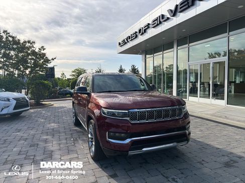 Used 2023 Jeep Grand Wagoneer Series II w/ Flexible Seating Group AWD/4WD image 1