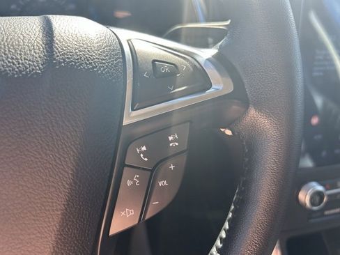 Used 2024 Ford Edge Titanium image 23