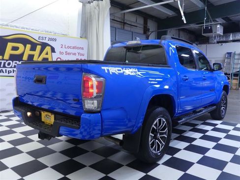 Used 2021 Toyota Tacoma TRD Sport AWD/4WD image 6