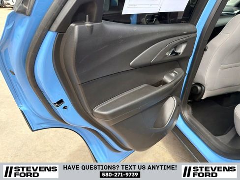 Used 2024 Chevrolet TrailBlazer LT w/ LT Cold Weather Package FWD image 32