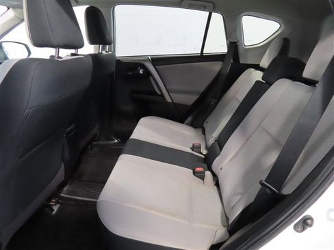 Used 2018 Toyota RAV4 XLE AWD/4WD image 32