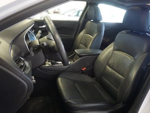 Used 2016 Chevrolet Malibu Premier w/ Driver Confidence Package II FWD image 19