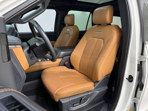Used 2024 Ford Expedition Max Platinum AWD/4WD image 18
