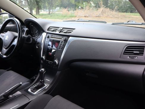 Used 2011 Suzuki Kizashi SE AWD/4WD image 17