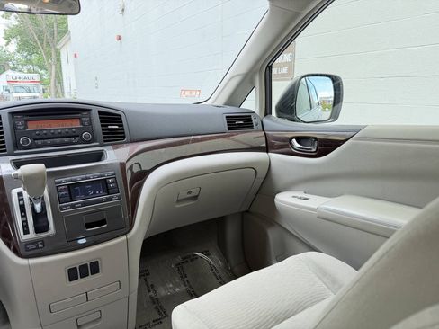 Used 2014 Nissan Quest S FWD image 27
