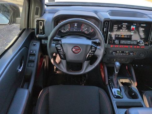 Used 2025 Nissan Frontier PRO-4X AWD/4WD image 15