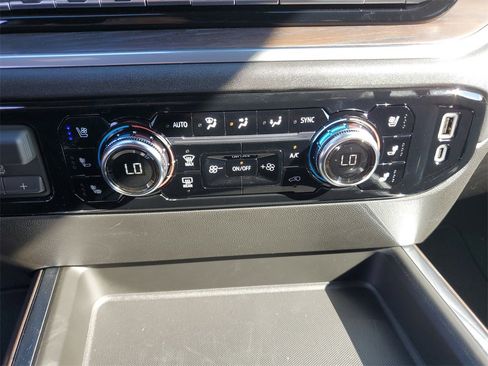 New 2025 GMC Sierra 2500 SLT w/ SLT Premium Package image 33