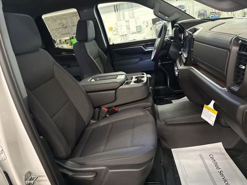 New 2026 GMC Sierra 1500 SLE image 26