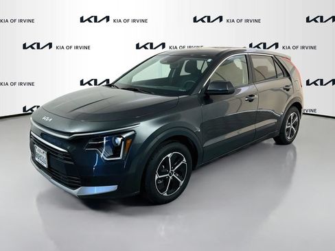 Certified 2025 Kia Niro LX FWD image 4
