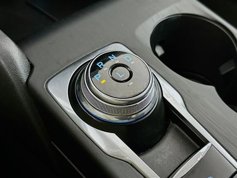 Used 2020 Ford Escape SE image 24