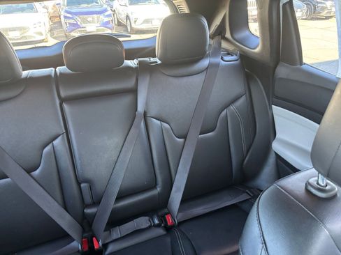 Used 2025 Jeep Compass Limited image 38