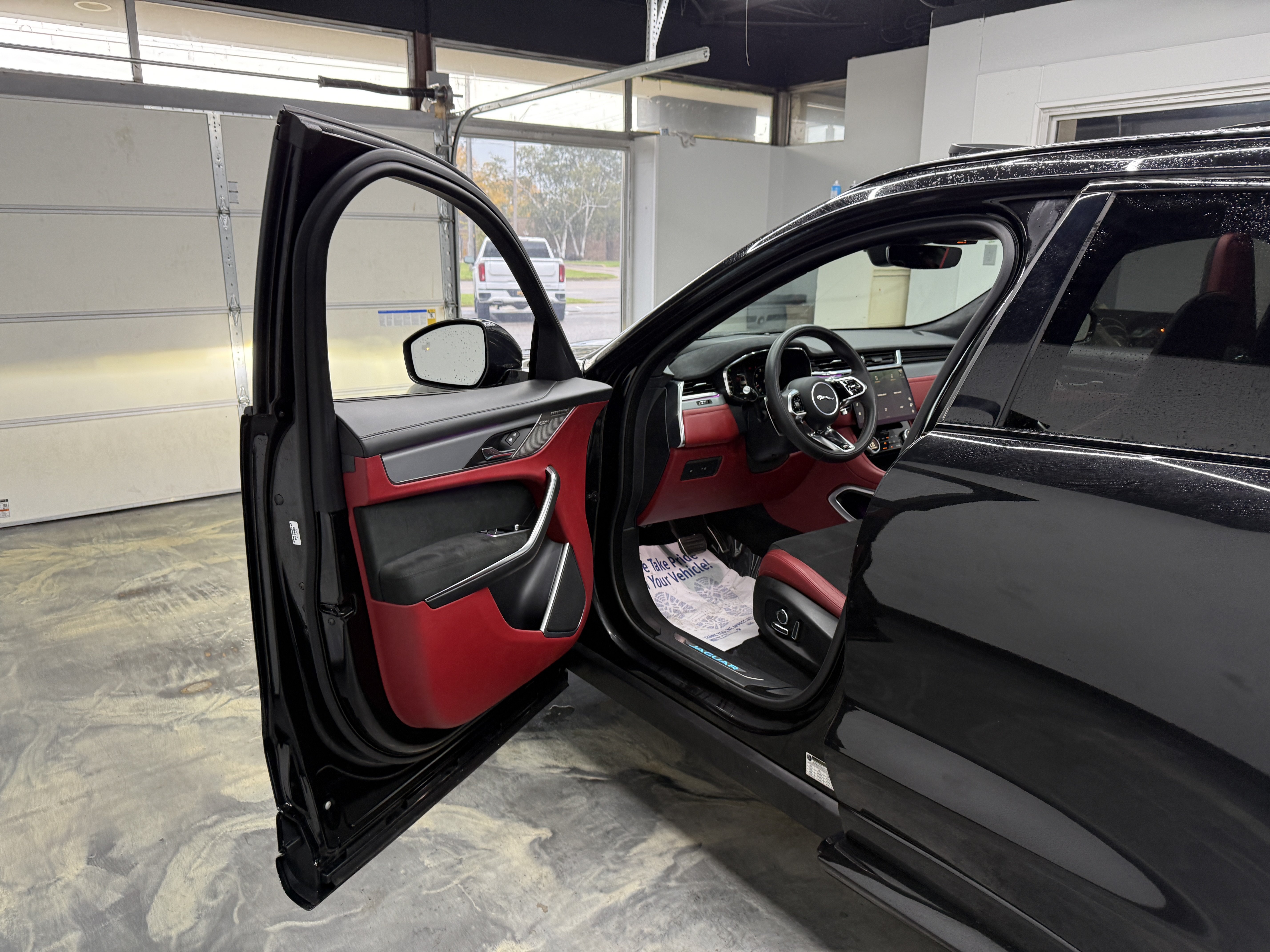 Used 2024 Jaguar F-PACE SVR AWD/4WD image 7