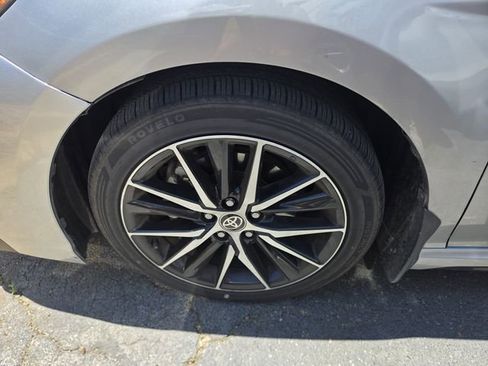 Used 2022 Toyota Camry SE FWD image 7