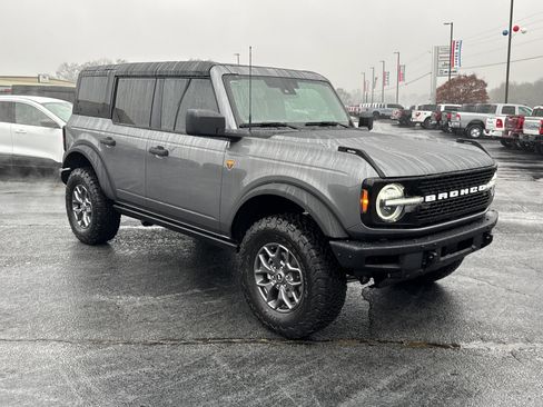 New 2025 Ford Bronco Badlands image 4