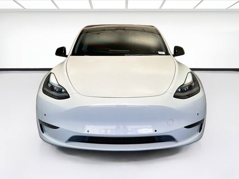 Used 2021 Tesla Model Y Performance AWD/4WD image 2