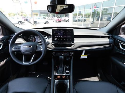 New 2026 Jeep Compass Latitude AWD/4WD image 30