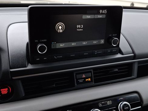 Used 2023 Honda Pilot LX image 18