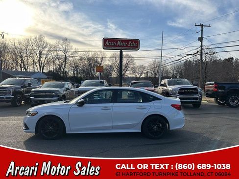 Used 2023 Honda Civic Sport image 2