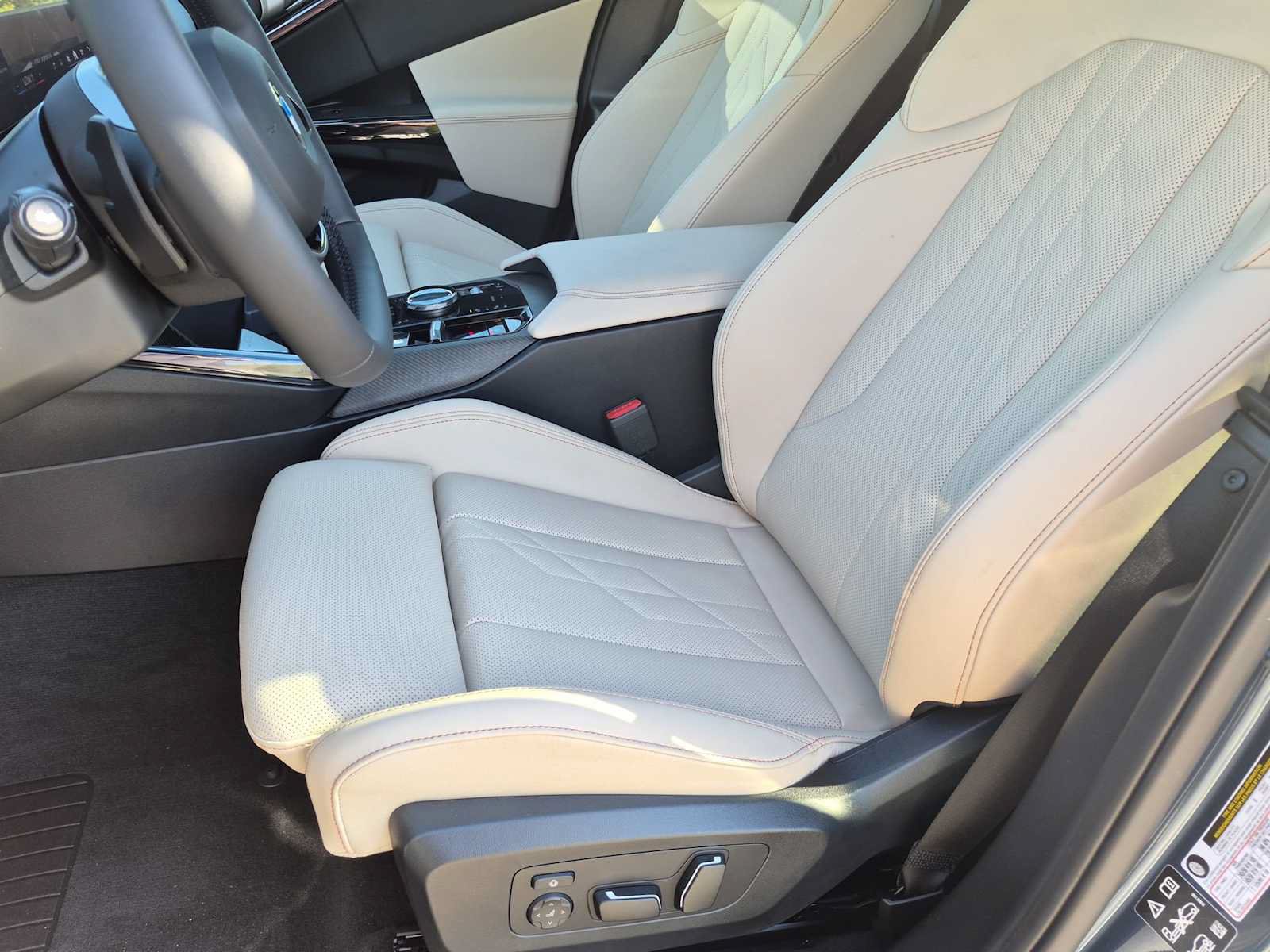 Used 2026 BMW X3 xDrive30i w/ Premium Package AWD/4WD image 16
