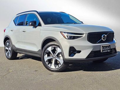 New 2026 Volvo XC40 B5 Plus w/ Protection Package Premier