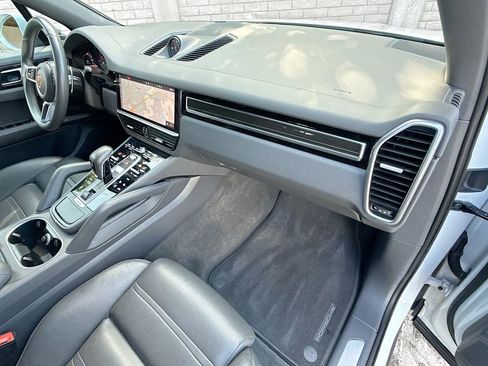 Used 2019 Porsche Cayenne AWD/4WD image 33