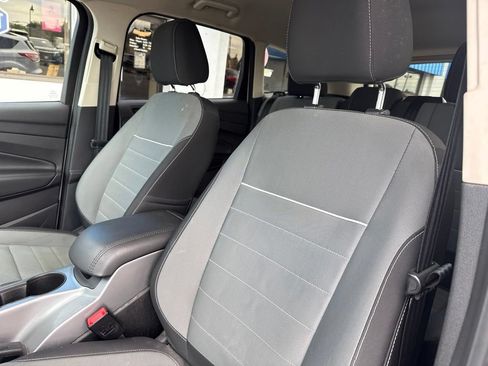 Used 2015 Ford Escape SE w/ Equipment Group 201A AWD/4WD image 33