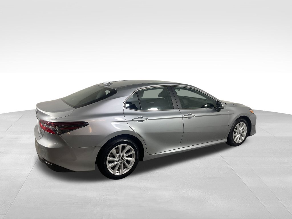 Used 2024 Toyota Camry LE FWD image 9