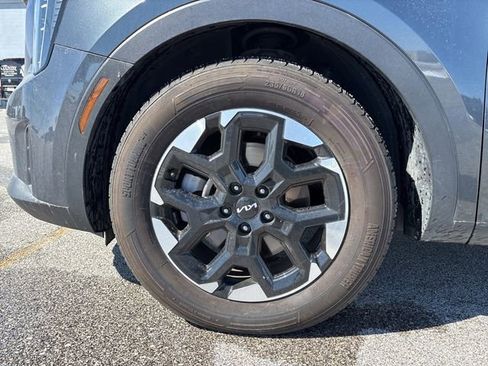Used 2024 Kia Sorento S FWD image 14