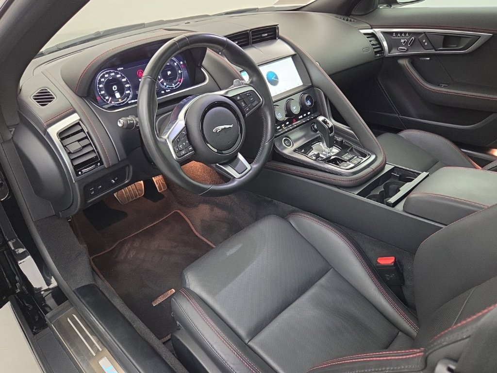 Used 2022 Jaguar F-TYPE R-Dynamic AWD/4WD image 20