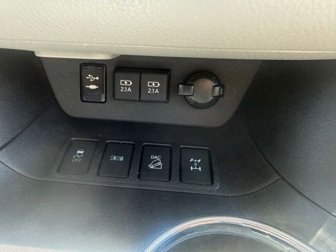 Used 2019 Toyota Highlander XLE AWD/4WD image 21