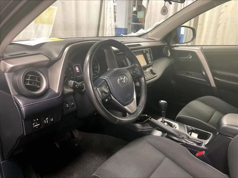 Used 2018 Toyota RAV4 XLE image 8