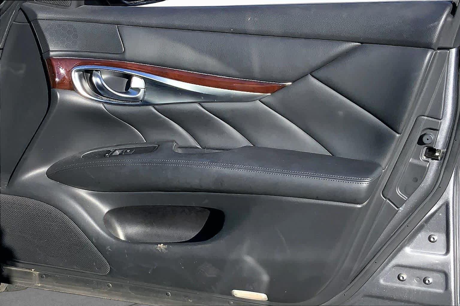 Used 2019 INFINITI Q70 L 3.7 AWD/4WD image 22