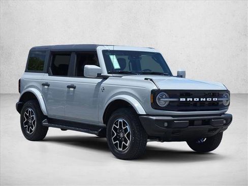 New 2026 Ford Bronco Outer Banks AWD/4WD image 7