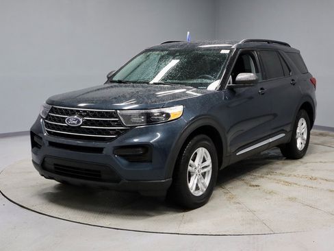 Certified 2023 Ford Explorer XLT image 7