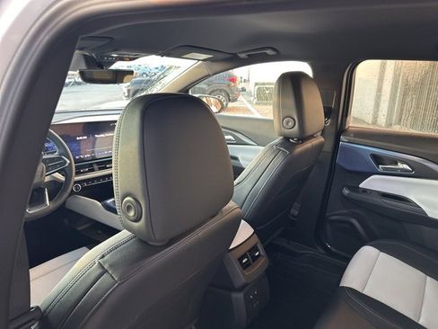 New 2026 Chevrolet Equinox EV LT image 30