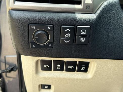 Used 2021 Lexus GX 460 Luxury w/ Off Road Package AWD/4WD image 22