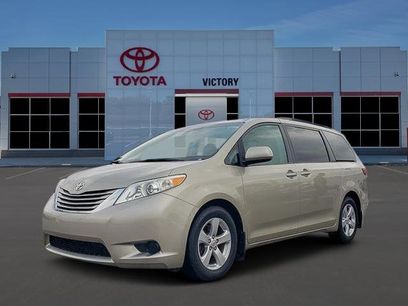 Used 2017 Toyota Sienna LE