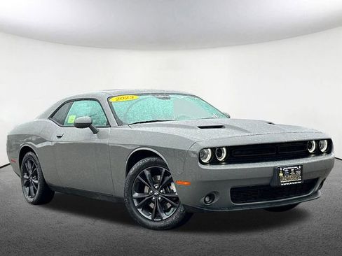 Used 2023 Dodge Challenger SXT w/ Blacktop Package image 2
