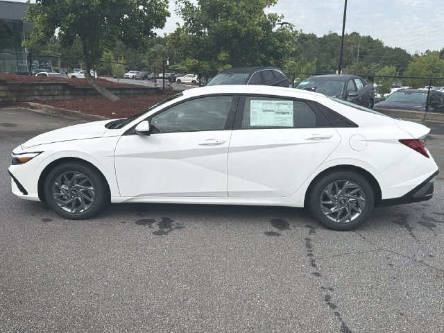 New 2026 Hyundai Elantra Hybrid FWD image 4