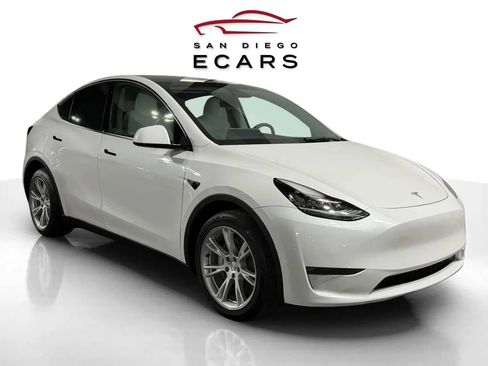 Used 2021 Tesla Model Y Long Range image 3