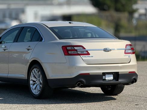 Used 2018 Ford Taurus Limited w/ Driver Assist Package AWD/4WD image 16