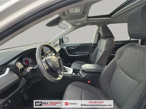 Used 2020 Toyota RAV4 XLE image 11