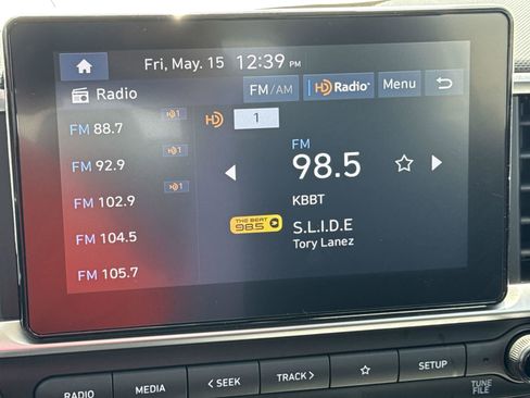 Used 2025 Hyundai Venue SEL FWD image 12