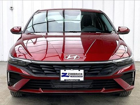 New 2026 Hyundai Elantra SE image 3