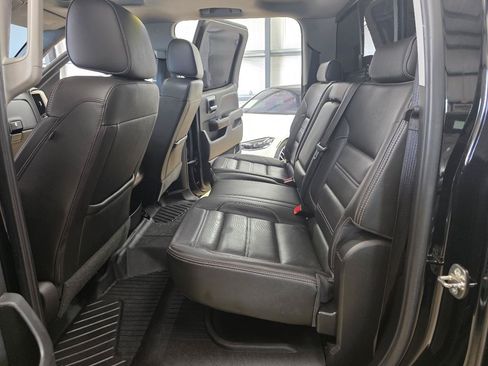 Used 2018 GMC Sierra 2500 Denali w/ Duramax Plus Package AWD/4WD image 19