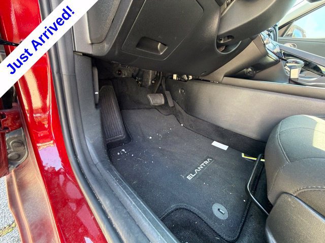 Used 2025 Hyundai Elantra SEL FWD image 37
