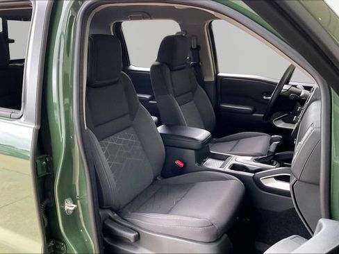 Used 2025 Nissan Frontier SV RWD image 18