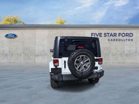 Used 2017 Jeep Wrangler Unlimited Rubicon w/ Connectivity Group image 7