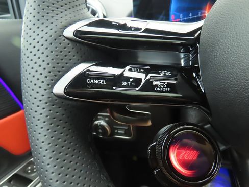 Used 2026 Mercedes-Benz GLB 35 AMG 4MATIC image 12