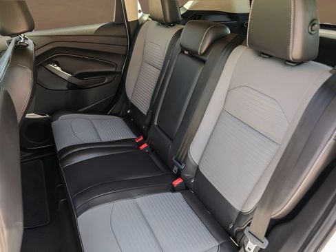 Used 2017 Ford Escape SE w/ Equipment Group 201A FWD image 23